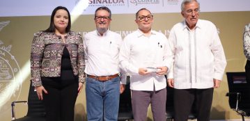 Recibe la UAdeO de manos del Gobernador, Dr. Rubén Rocha Moya, reconocimiento por pertenecer al Sistema Sinaloense de Investigadores y Tecnólogos